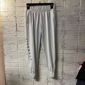 Under Armour Loose Slick Track Style Jogger Medium